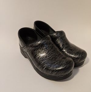 🪐Dansko Clogs Black Silver Squiggle 38